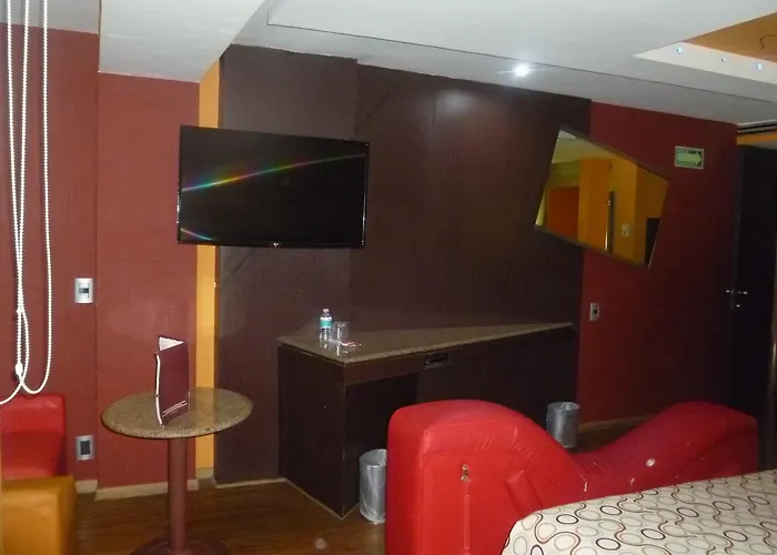 Auto Rosso Love hotel Mexico City